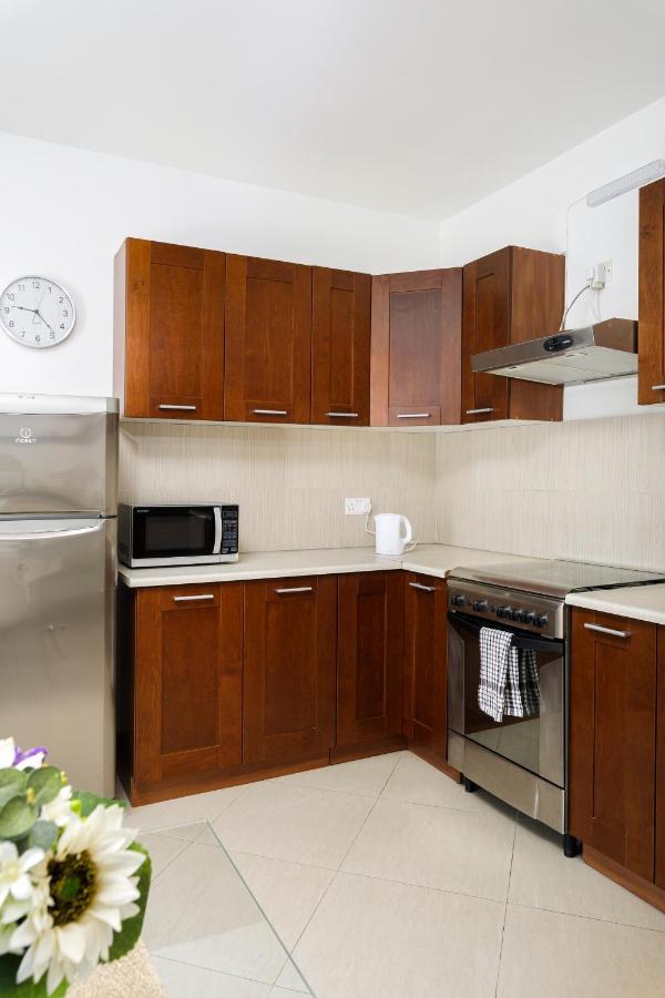 Hilltop Apartments - Stylish Comfort Living Close To The Sea, Bugibba St. Paul's Bay Exterior foto
